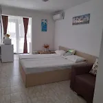 Apartman Garsoniera Saturn