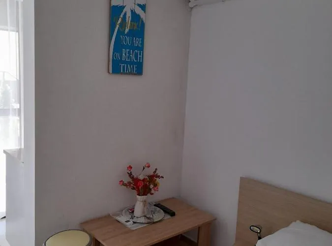 Apartman Garsoniera Saturn