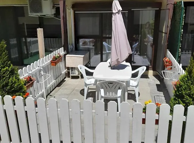 Garsoniera * סאטורן